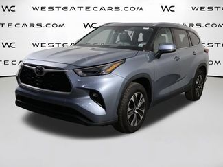 Used 2023 Toyota Highlander XLE FWD 360° Tour
