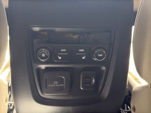 Used 2020 Buick Enclave Premium w/ Sun and Sites Package image 13