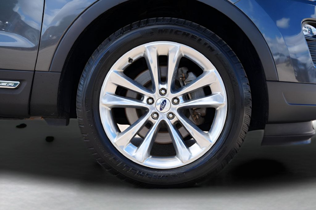 Used 2018 Ford Explorer XLT w/ Equipment Group 202A AWD/4WD image 9