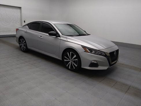 Used 2021 Nissan Altima 2.5 SR FWD image 11