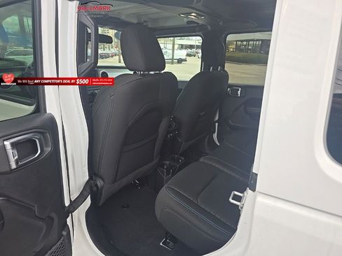 Used 2021 Jeep Wrangler Unlimited Islander image 22