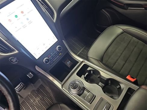 Used 2024 Ford Edge ST-Line image 25