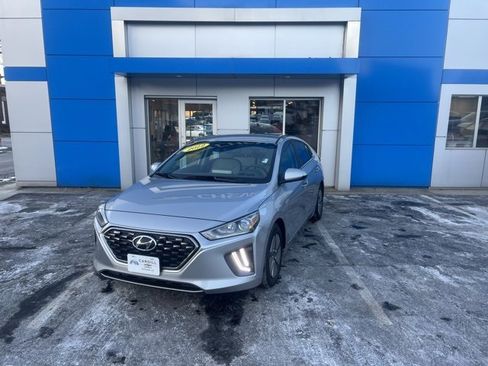Used 2022 Hyundai Ioniq SE image 2