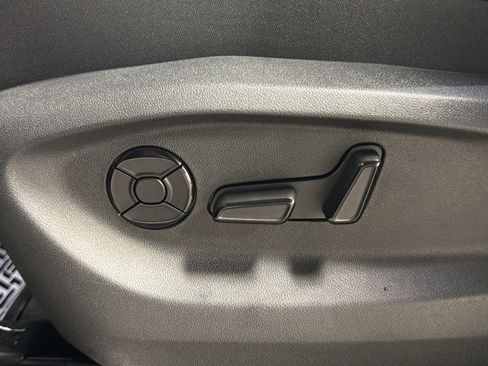 New 2026 Volkswagen Tiguan SE R-Line image 18