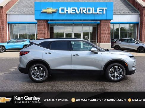 Used 2025 Chevrolet Blazer LT w/ Convenience Package AWD/4WD image 1