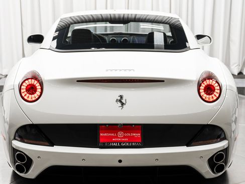 Used 2014 Ferrari California image 49