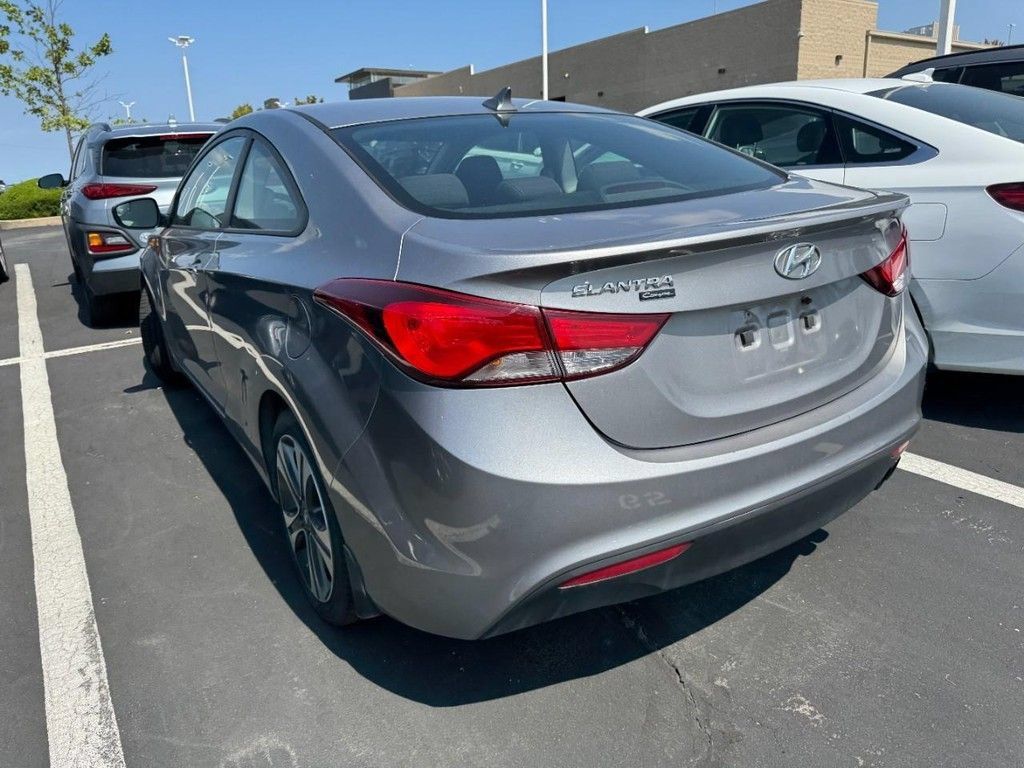 Used 2014 Hyundai Elantra FWD image 4