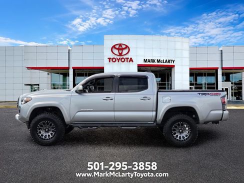 Used 2022 Toyota Tacoma TRD Sport w/ Technology Package AWD/4WD image 2