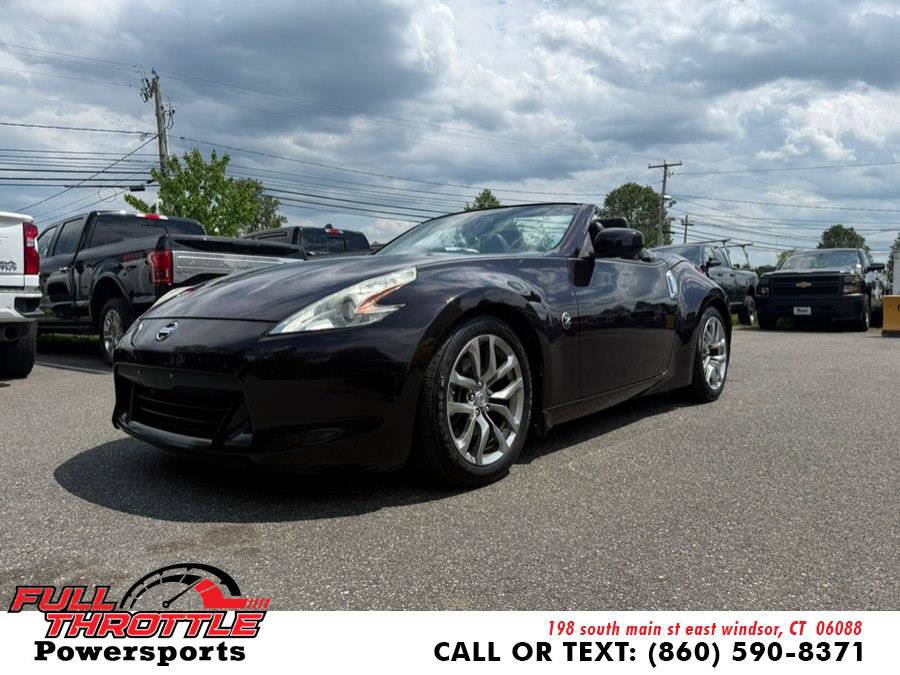 Used 2010 Nissan 370Z Touring RWD image 4