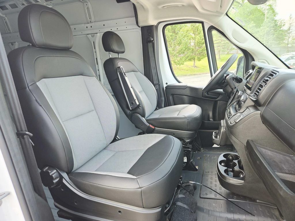 Used 2026 RAM ProMaster 2500 w/ Convenience Group FWD image 12