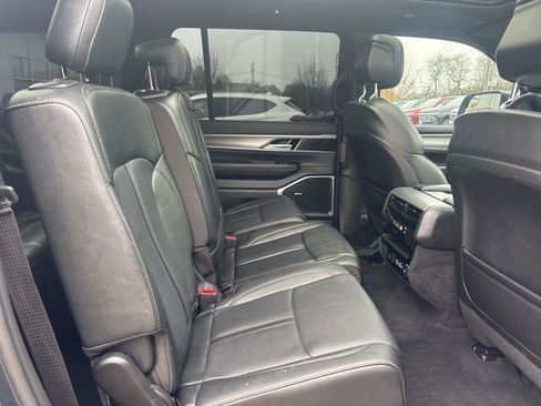 Used 2023 Jeep Wagoneer Series II image 16