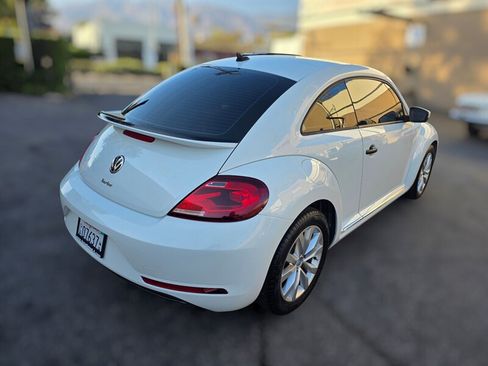 Used 2017 Volkswagen Beetle 1.8T Classic FWD image 8