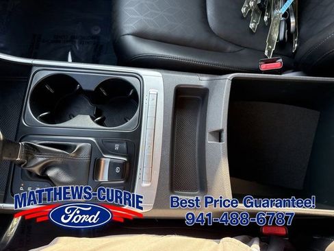 Used 2025 Kia Carnival FWD image 22