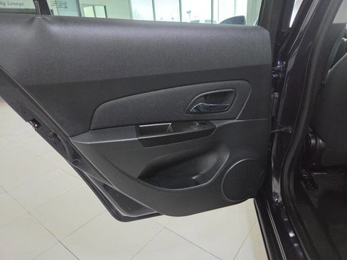 Used 2014 Chevrolet Cruze LT image 16