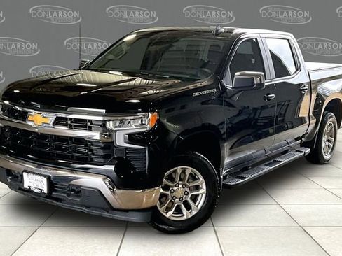 Used 2024 Chevrolet Silverado 1500 LT image 3
