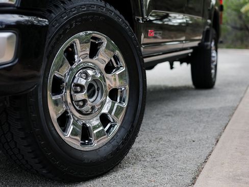 Used 2024 Ford F250 Limited image 11