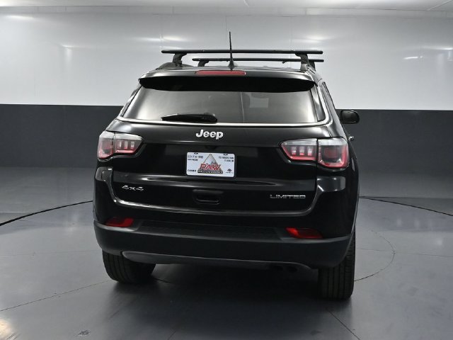 Used 2017 Jeep Compass Limited w/ Navigation Group AWD/4WD image 4