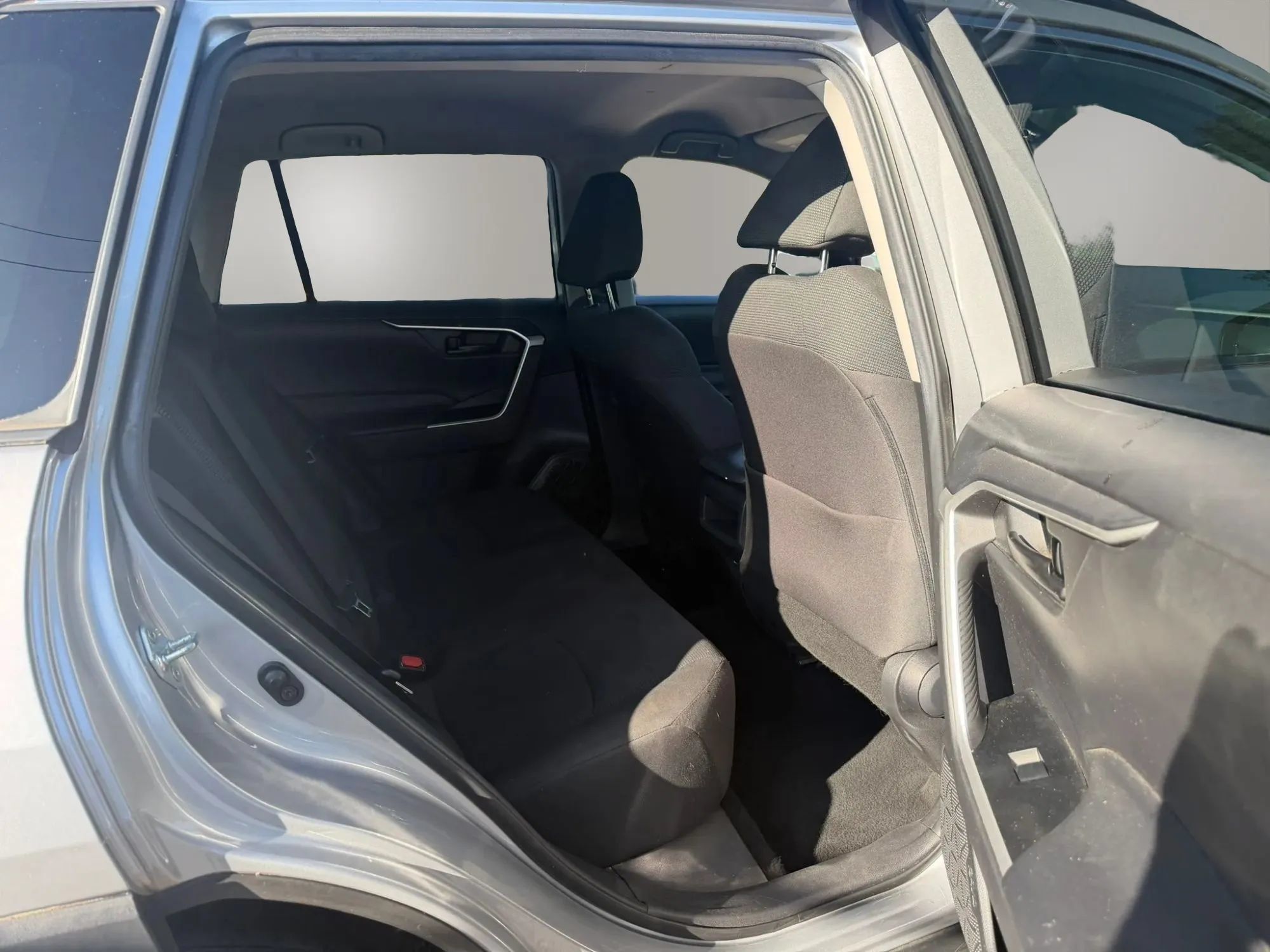 Used 2021 Toyota RAV4 LE AWD/4WD image 29
