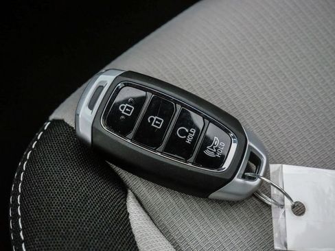 Used 2025 Hyundai Venue SEL FWD image 29