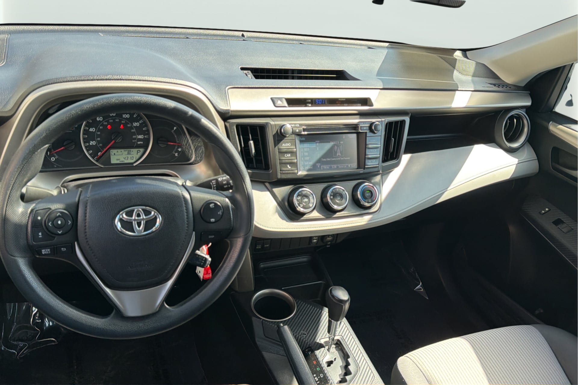 Used 2014 Toyota RAV4 LE AWD/4WD image 14