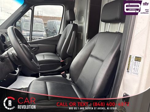 Used 2021 Mercedes-Benz Sprinter 2500 image 10