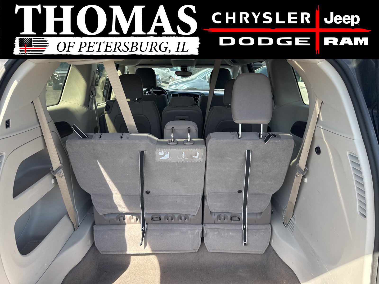 Used 2019 Chrysler Pacifica Touring Plus w/ Tire & Wheel Group FWD image 22