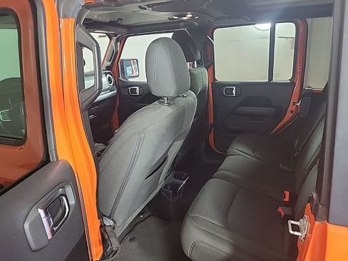 Used 2023 Jeep Wrangler Sahara image 9