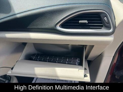 Certified 2021 Chrysler Pacifica Touring-L w/ Uconnect Theater Family Group FWD image 19