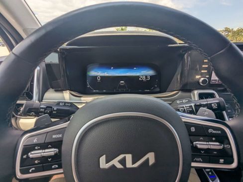 Certified 2023 Kia Sorento SX Prestige AWD/4WD image 36