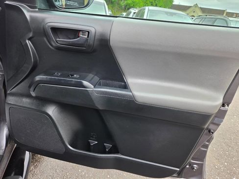 Used 2019 Toyota Tacoma SR AWD/4WD image 43