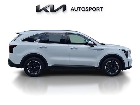 Certified 2024 Kia Sorento S FWD image 8