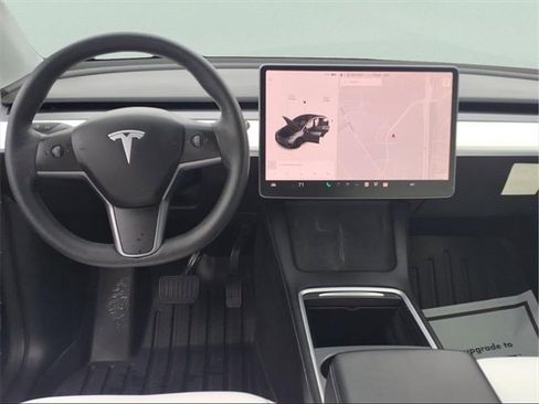 Used 2021 Tesla Model Y Long Range image 17
