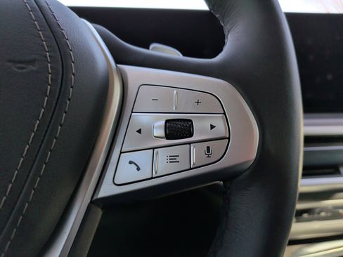 Certified 2025 BMW X7 xDrive40i w/ Premium Package image 20