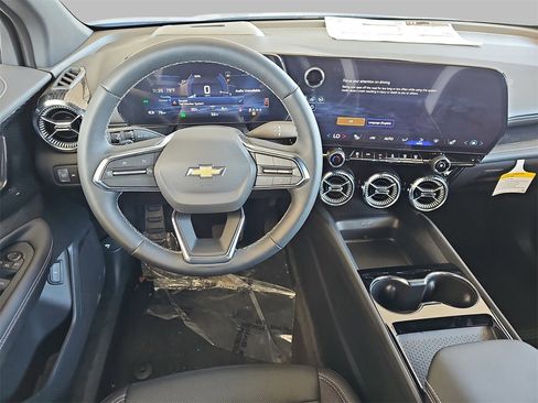 New 2025 Chevrolet Blazer EV LT image 16