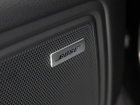 Certified 2025 Porsche Macan AWD/4WD image 17