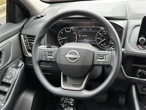 Certified 2025 Nissan Rogue S image 32