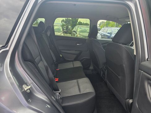 Used 2024 Nissan Rogue SV image 30