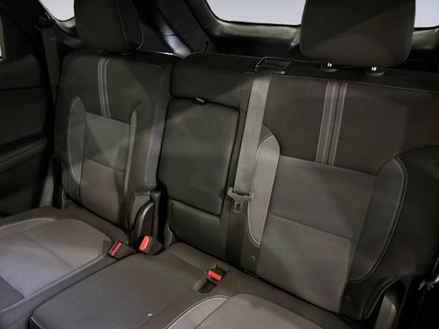 Used 2025 Chevrolet Blazer LT FWD image 13