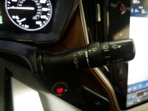 Used 2023 Subaru Outback Touring image 32