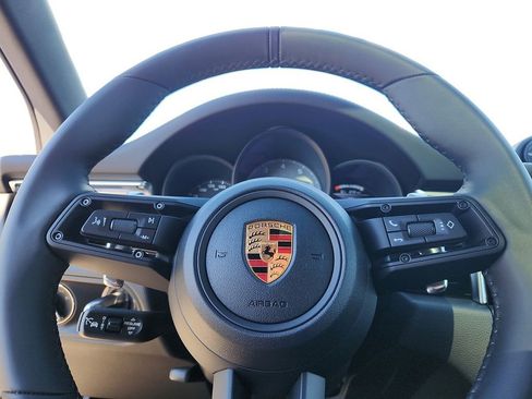 New 2026 Porsche Macan S image 17