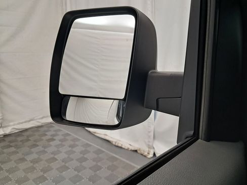 Used 2015 Nissan NV 2500 SV image 22