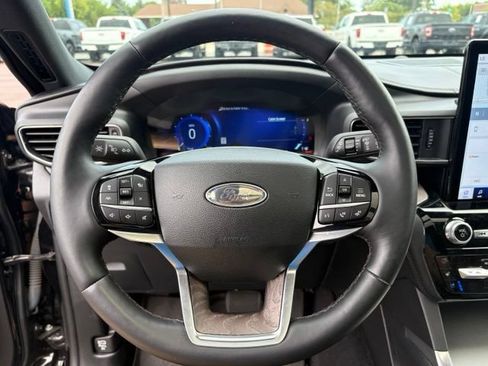 Certified 2023 Ford Explorer Platinum w/ Technology Package AWD/4WD image 20