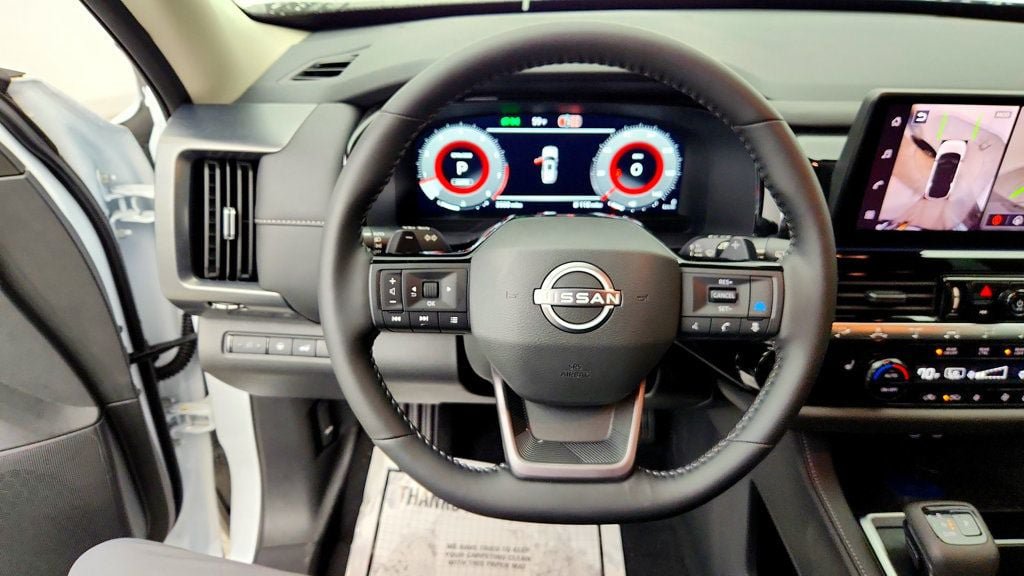 Used 2026 Nissan Pathfinder SL AWD/4WD image 12