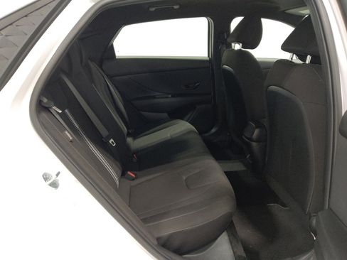 Used 2025 Hyundai Elantra Sport FWD image 19