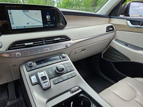 Used 2021 Hyundai Palisade Limited FWD image 19