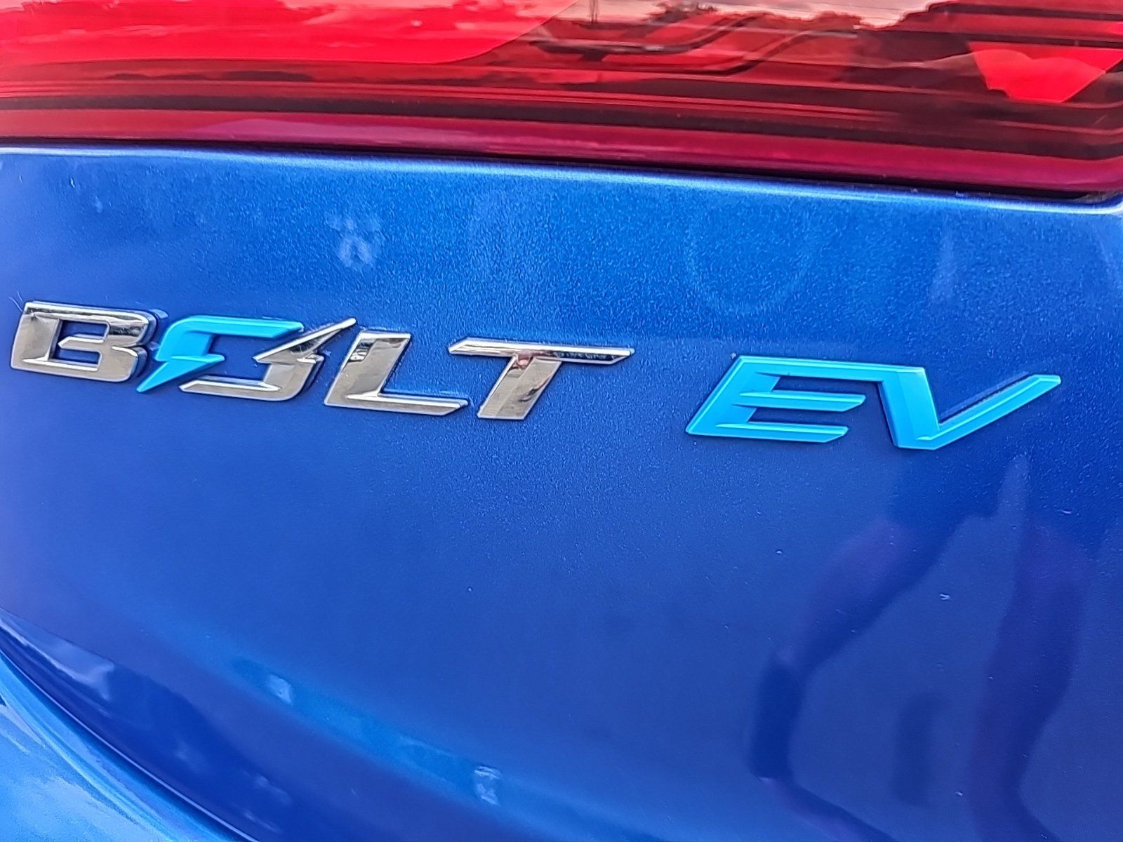 Used 2020 Chevrolet Bolt LT FWD image 21