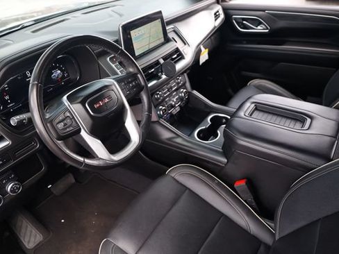 Used 2023 GMC Yukon XL SLT RWD image 6