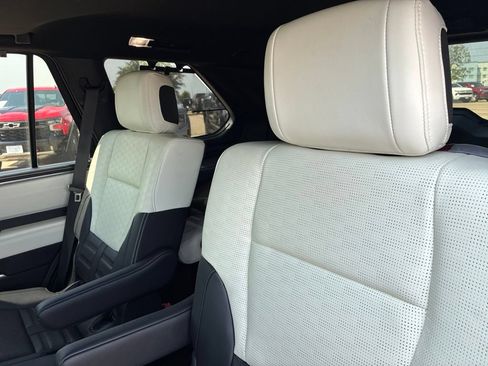 Used 2023 Toyota Sequoia Capstone AWD/4WD image 6