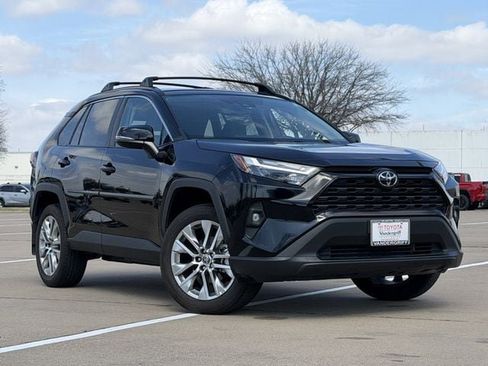 Certified 2025 Toyota RAV4 XLE Premium image 2