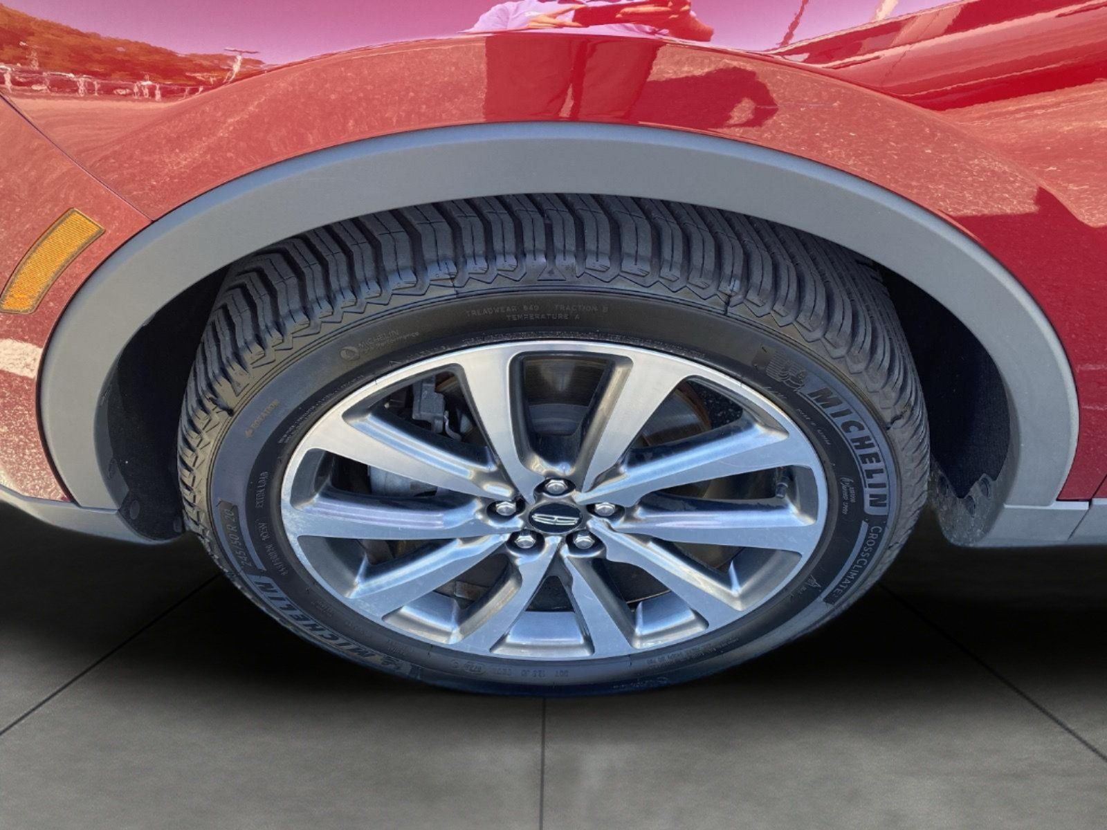 Used 2019 Lincoln Nautilus Select AWD/4WD image 4